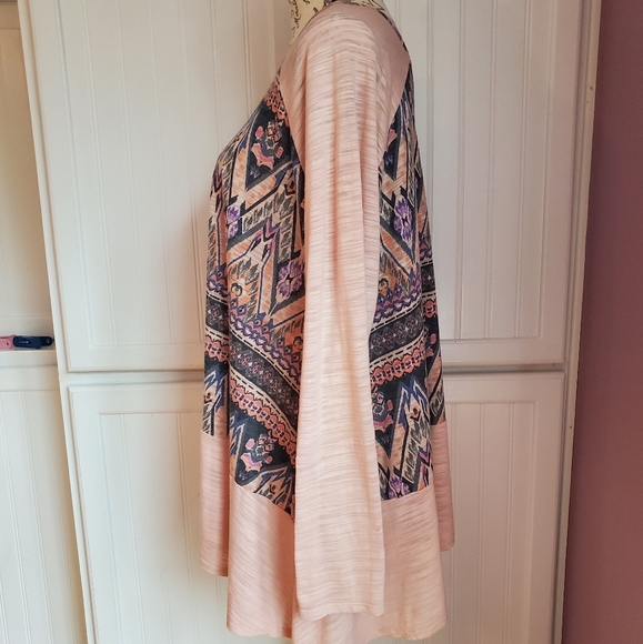 Plum & Thread Asymmetrical Top - Picture 5 of 11